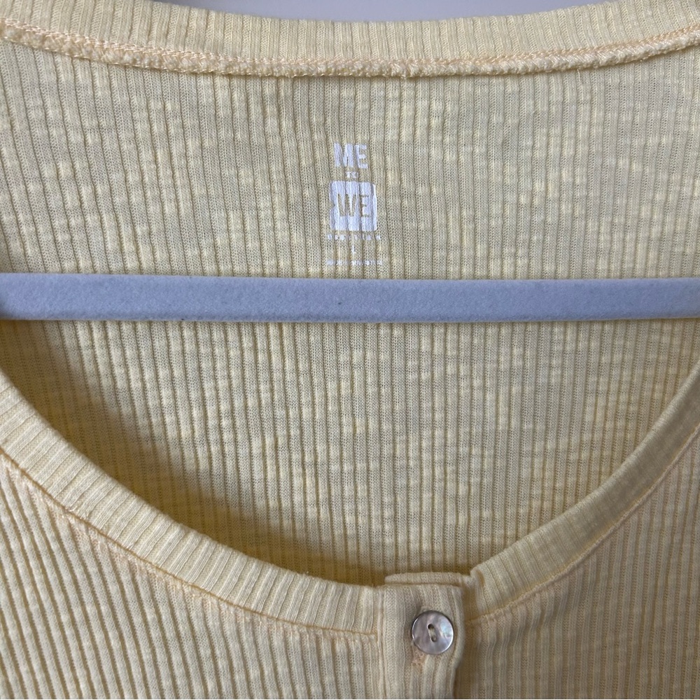 PacSun Soft Yellow Ribbed Button Tee - Picture 3 of 3